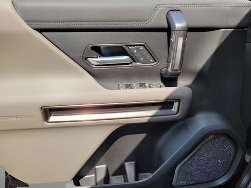 New 2025 GMC Hummer EV 3X image 32