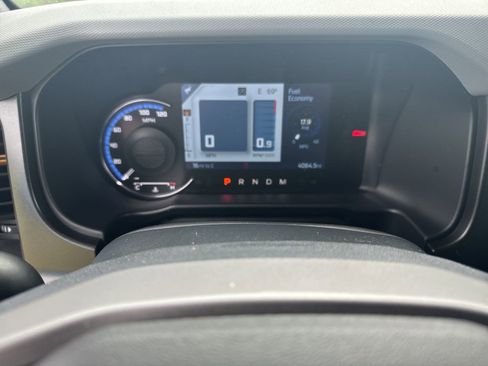 Used 2023 Ford Bronco Badlands image 28