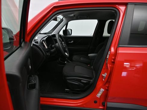 Used 2023 Jeep Renegade Latitude AWD/4WD image 20