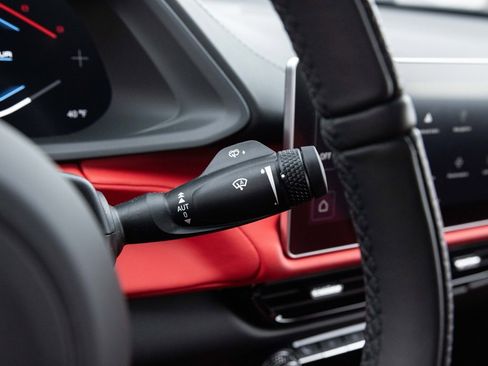 Used 2025 Lotus Emira image 31