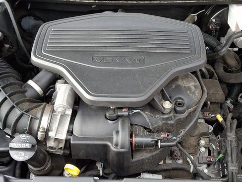Used 2023 GMC Acadia SLT AWD/4WD image 34