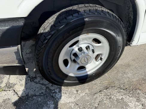Used 2019 Chevrolet Express 2500 w/ Driver Convenience Package RWD image 19