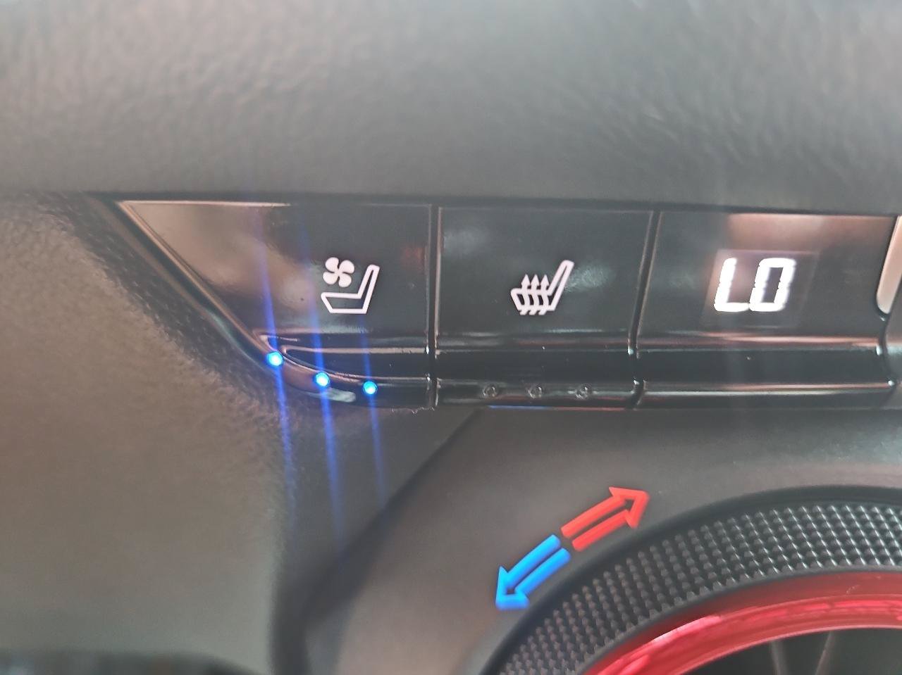 Used 2020 Chevrolet Blazer RS AWD/4WD image 35