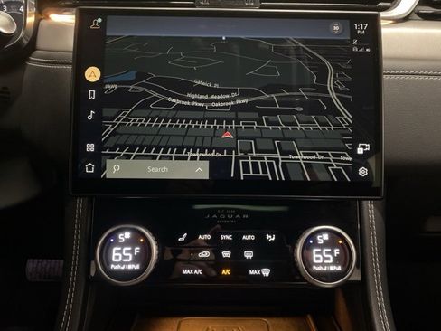 Used 2024 Jaguar F-PACE R-Dynamic S image 43