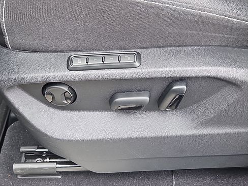 Certified 2025 Volkswagen Atlas SEL Premium R-Line image 20