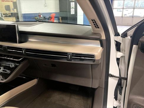Used 2020 Lincoln Corsair AWD w/ Premium Package image 13