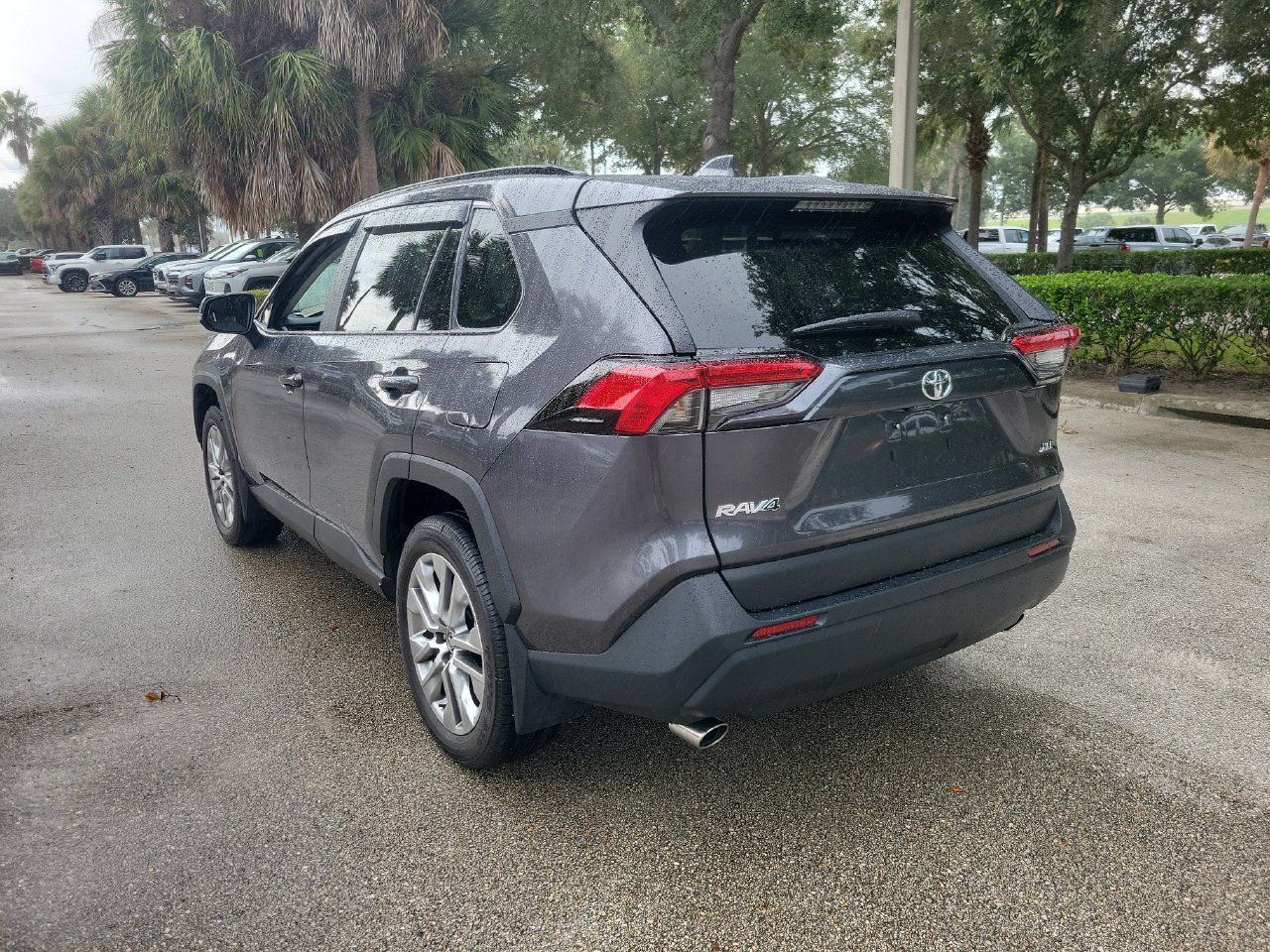 Used 2024 Toyota RAV4 XLE Premium FWD image 4