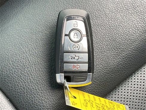 Used 2022 Ford F250 Lariat w/ Tremor Off-Road Package image 30