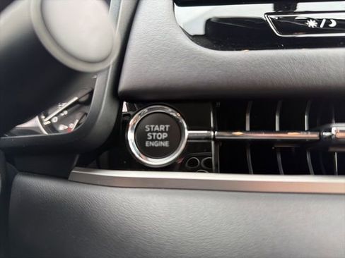 Used 2025 Mitsubishi Outlander SE image 23