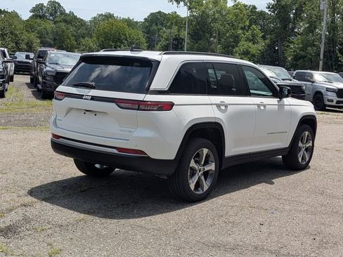 New 2026 Jeep Grand Cherokee Limited AWD/4WD image 3
