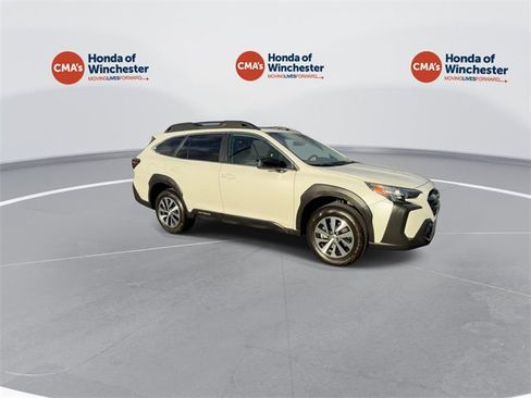 Used 2023 Subaru Outback Premium image 12