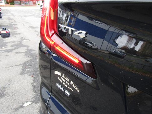 Used 2022 Cadillac XT4 Luxury image 36