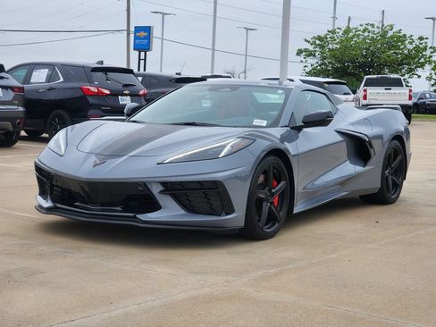 Used 2024 Chevrolet Corvette Stingray Preferred Conv w/ Z51 Performance Package RWD image 4