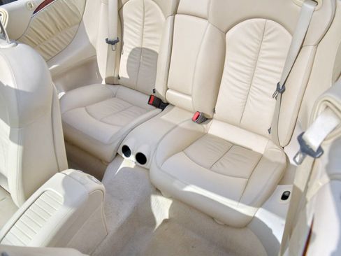 Used 2009 Mercedes-Benz CLK 350 Cabriolet image 17