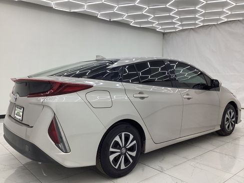 Used 2017 Toyota Prius Prime Premium w/ Carpet Mat Package image 12