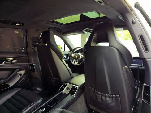 Used 2014 Porsche Panamera AWD/4WD image 32