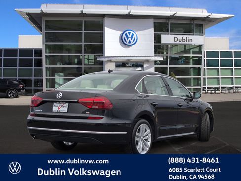 Used 2018 Volkswagen Passat 2.0T SE image 4