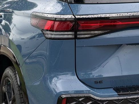 New 2026 Volkswagen Tiguan SE R-Line FWD image 6