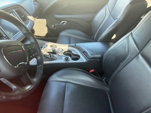 Used 2023 Dodge Challenger SXT w/ Plus Package RWD image 8
