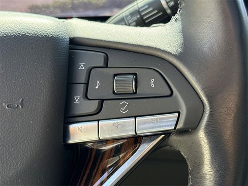 Used 2024 Cadillac Escalade ESV Premium Luxury image 38