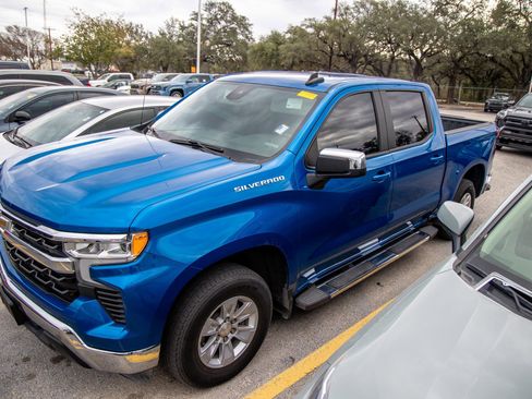 Used 2023 Chevrolet Silverado 1500 LT image 3