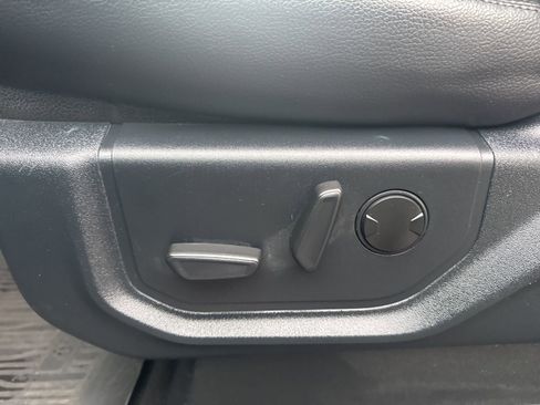 Used 2020 Ford Expedition XLT w/ Equipment Group 202A image 25