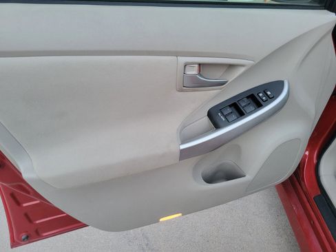 Used 2014 Toyota Prius Two image 10