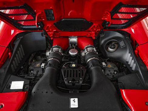 Used 2014 Ferrari 458 Spider image 57