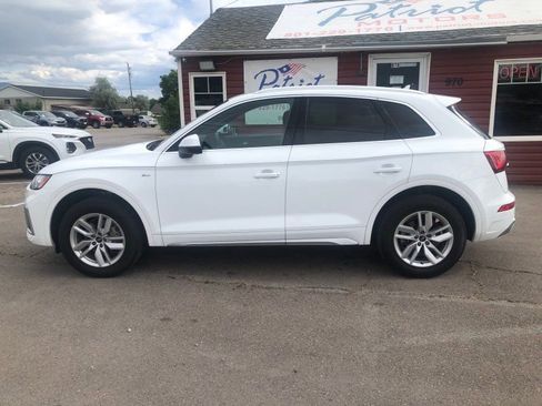 Used 2023 Audi Q5 2.0T Premium w/ Convenience Package AWD/4WD image 2