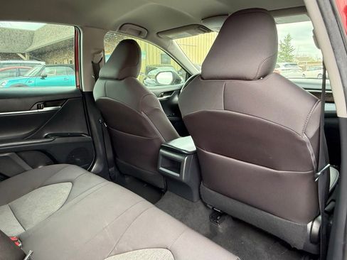 Used 2019 Toyota Camry LE FWD image 12