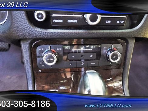 Used 2013 Volkswagen Touareg Executive AWD/4WD image 23