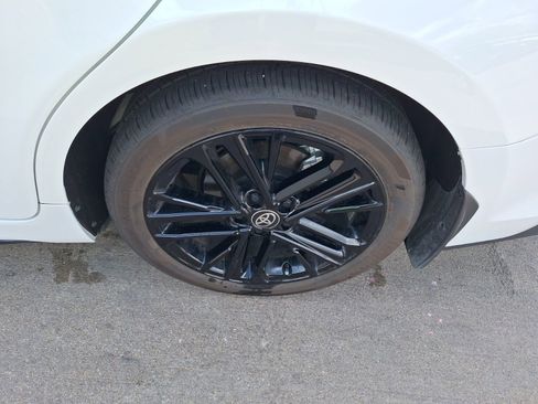 Used 2025 Toyota Camry SE w/ Convenience Package image 11