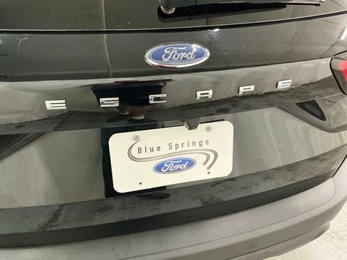 Used 2025 Ford Escape ST-Line w/ Tech Pack #1 FWD image 6