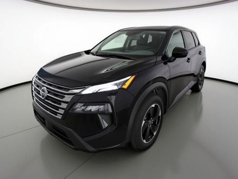 Used 2025 Nissan Rogue SV image 3