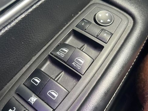 Used 2021 Chrysler Pacifica Touring w/ S Appearance Package FWD image 5