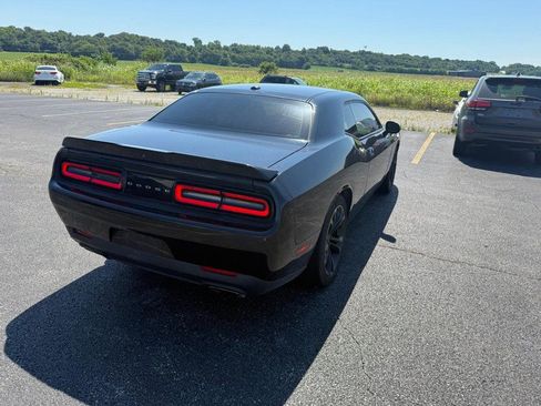Used 2022 Dodge Challenger R/T RWD image 3