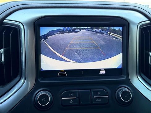 Used 2021 Chevrolet Silverado 1500 LT image 25