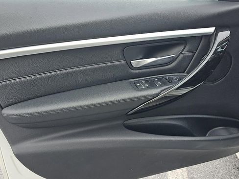Used 2018 BMW 330i xDrive Sedan w/ Convenience Package AWD/4WD image 12