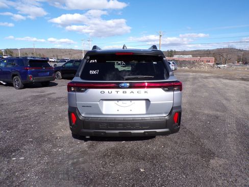 Used 2026 Subaru Outback Premium AWD/4WD image 6