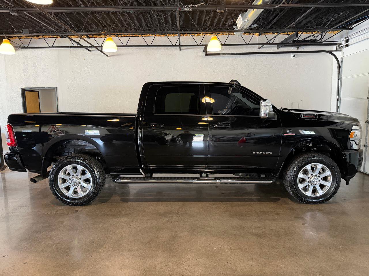 Used 2023 RAM 3500 Laramie AWD/4WD image 5
