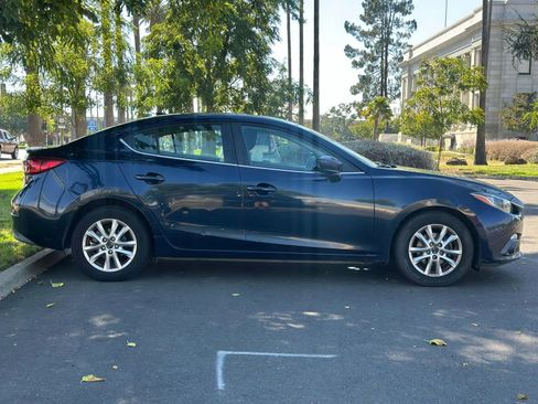 Used 2015 MAZDA MAZDA3 i Touring w/ Technology Package image 3