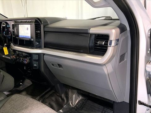 Used 2024 Ford F250 XLT w/ FX4 Off-Road Package AWD/4WD image 16