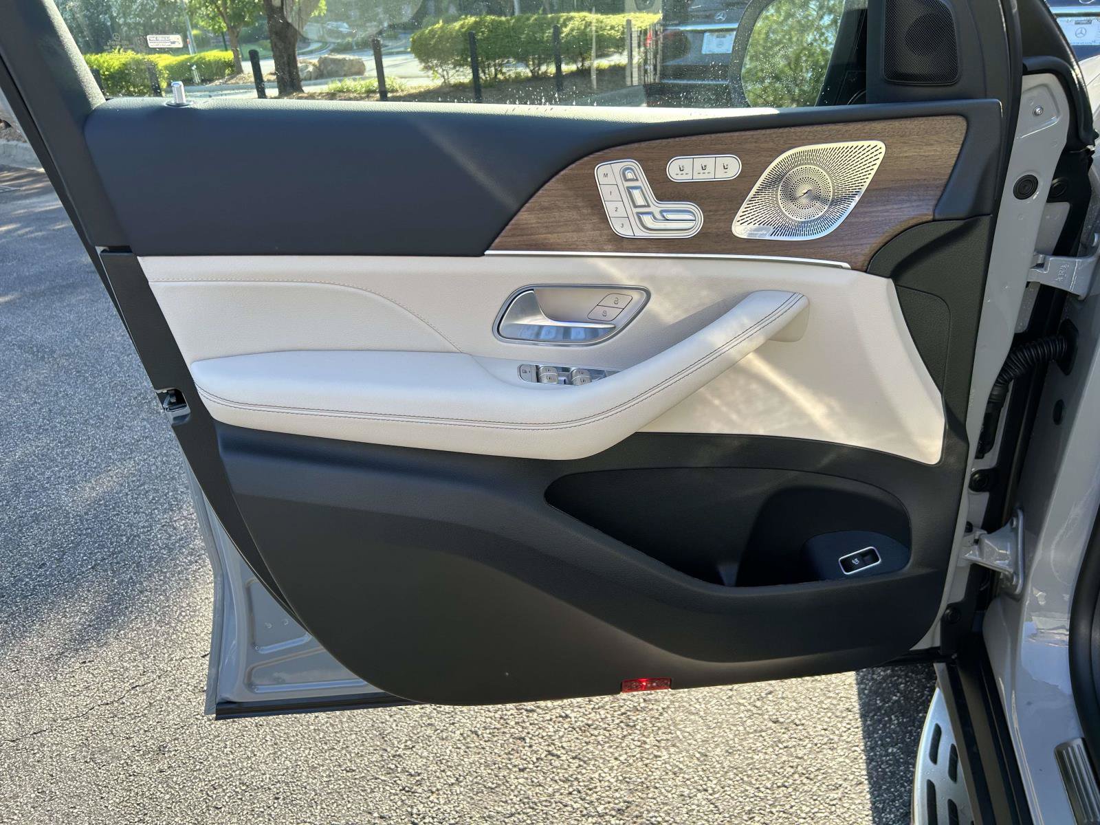 New 2026 Mercedes-Benz GLS 450 4MATIC image 17