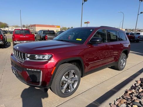 New 2026 Jeep Grand Cherokee L Limited AWD/4WD image 3