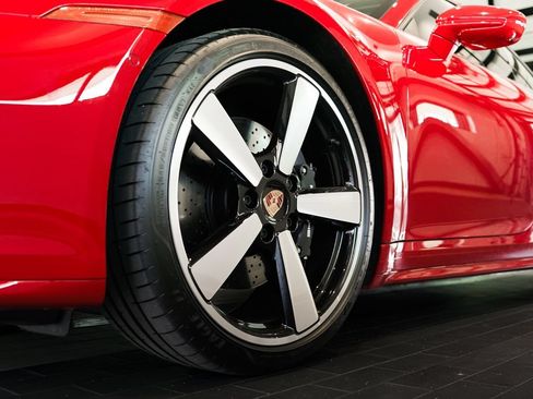 Certified 2025 Porsche 911 Carrera RWD image 25