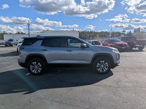 Used 2025 Chevrolet Equinox LT image 4