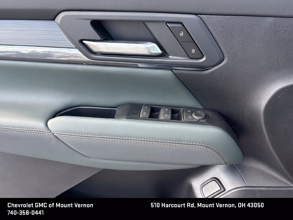 New 2027 GMC Terrain AT4 w/ Technology Package II AWD/4WD image 15