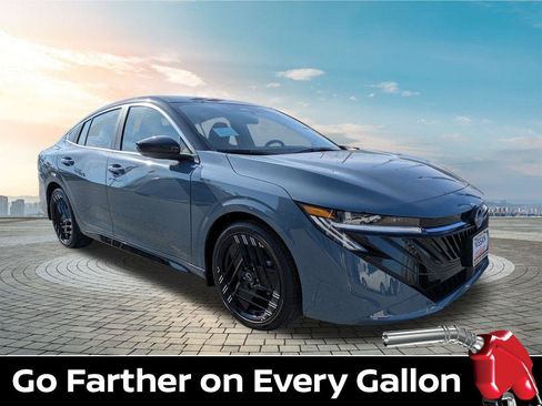 New 2026 Nissan Sentra SR image 1