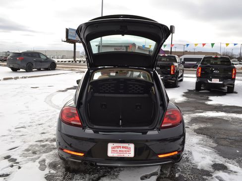 Used 2018 Volkswagen Beetle 2.0T SE image 7