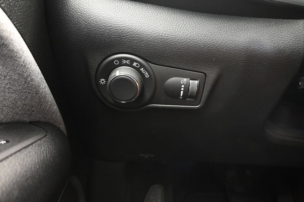 Used 2024 Jeep Compass Sport AWD/4WD image 29